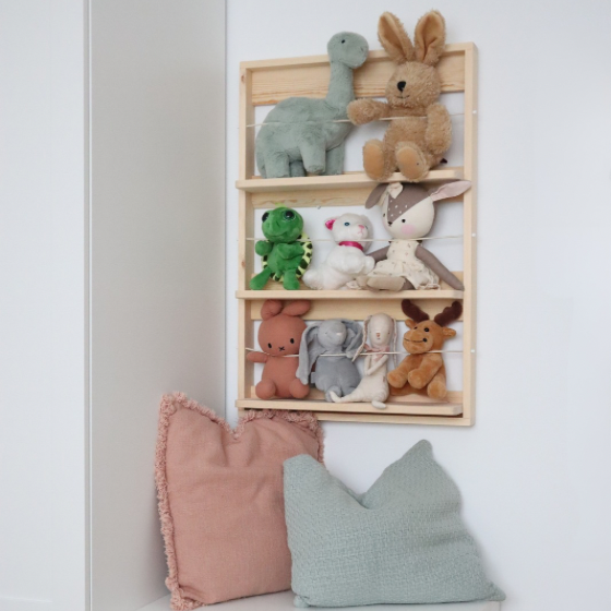 Kuscheltier-Aufbewahrung – Wandregal für Stofftiere im Kinderzimmer